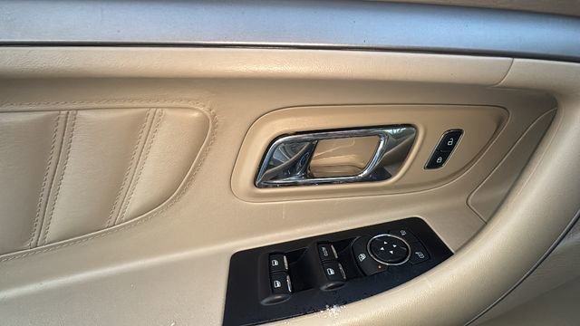 Used 2018 Ford Taurus SE image 8