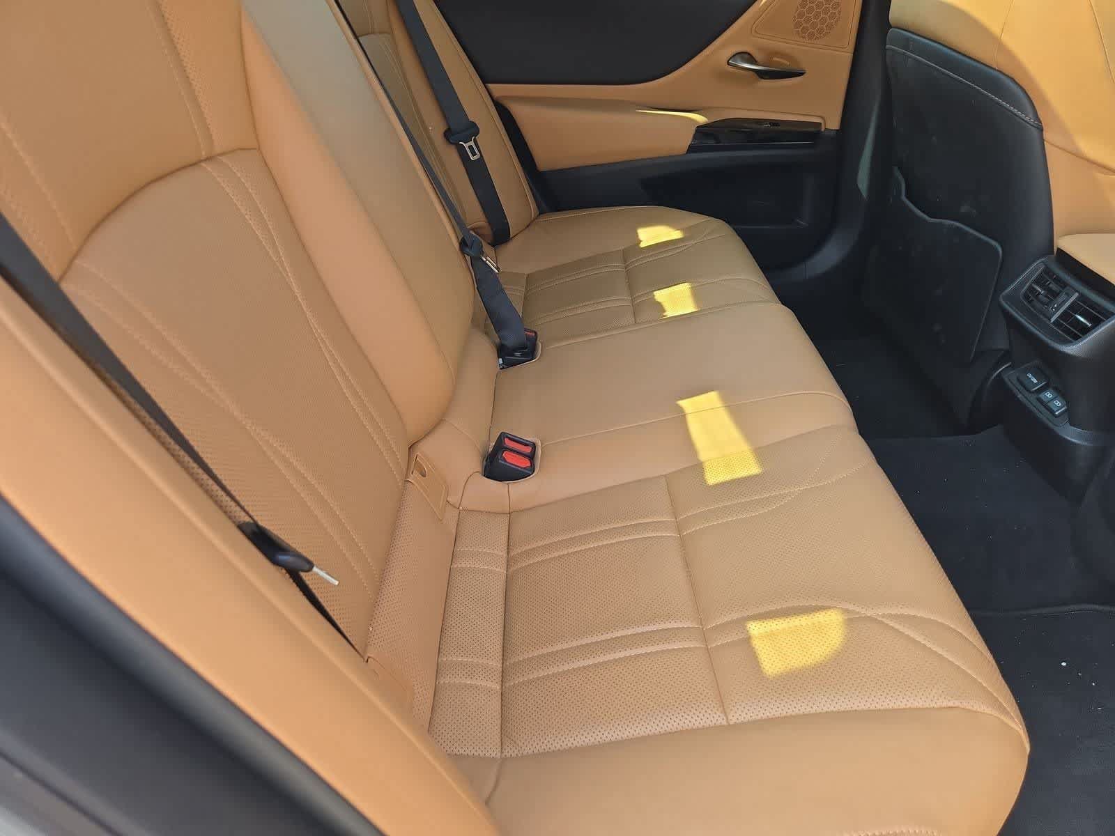 Used 2024 Lexus ES 350 w/ Technology Package FWD image 16