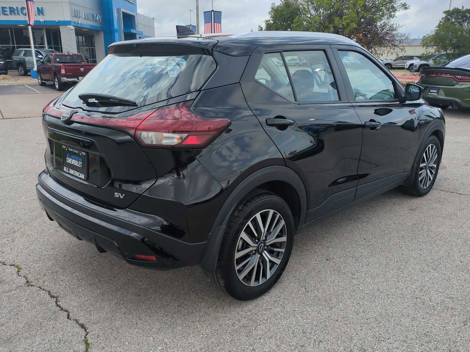 Used 2024 Nissan Kicks SV FWD image 8