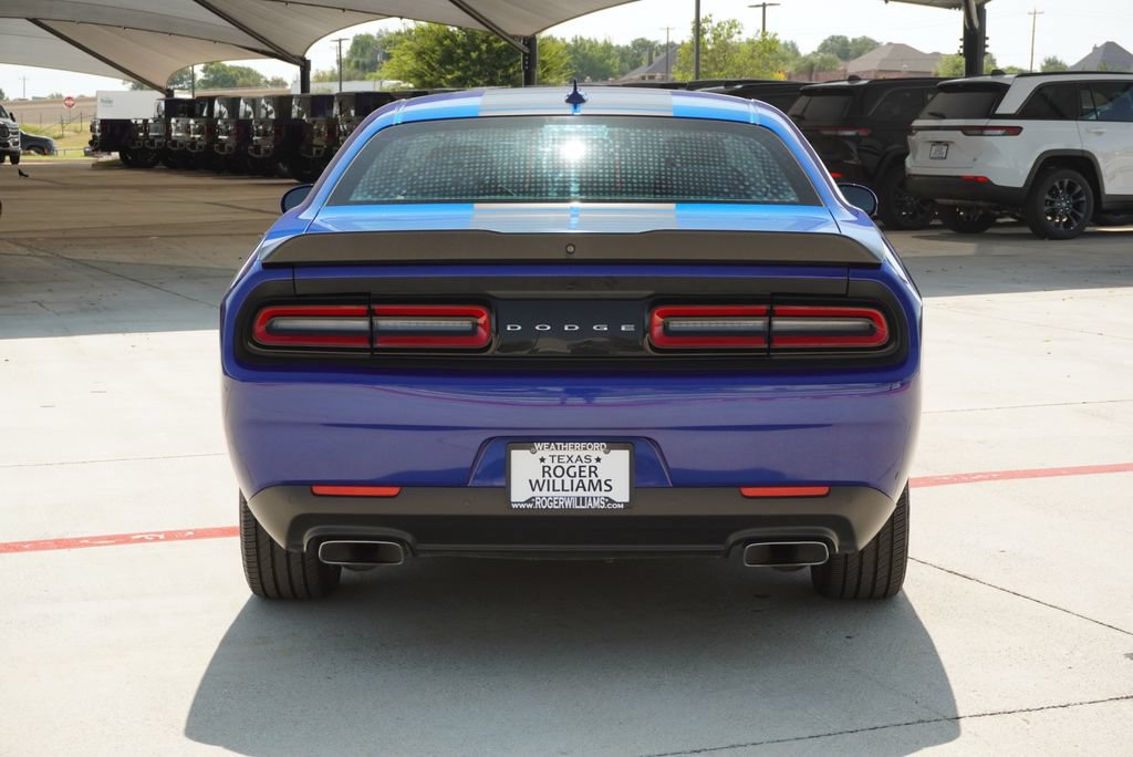 Used 2018 Dodge Challenger R/T w/ Driver Convenience Group RWD image 4