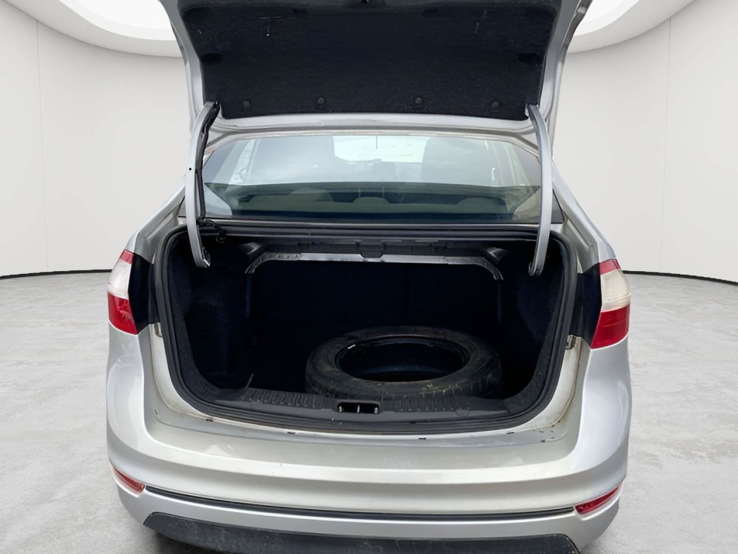 Used 2015 Ford Fiesta S FWD image 34