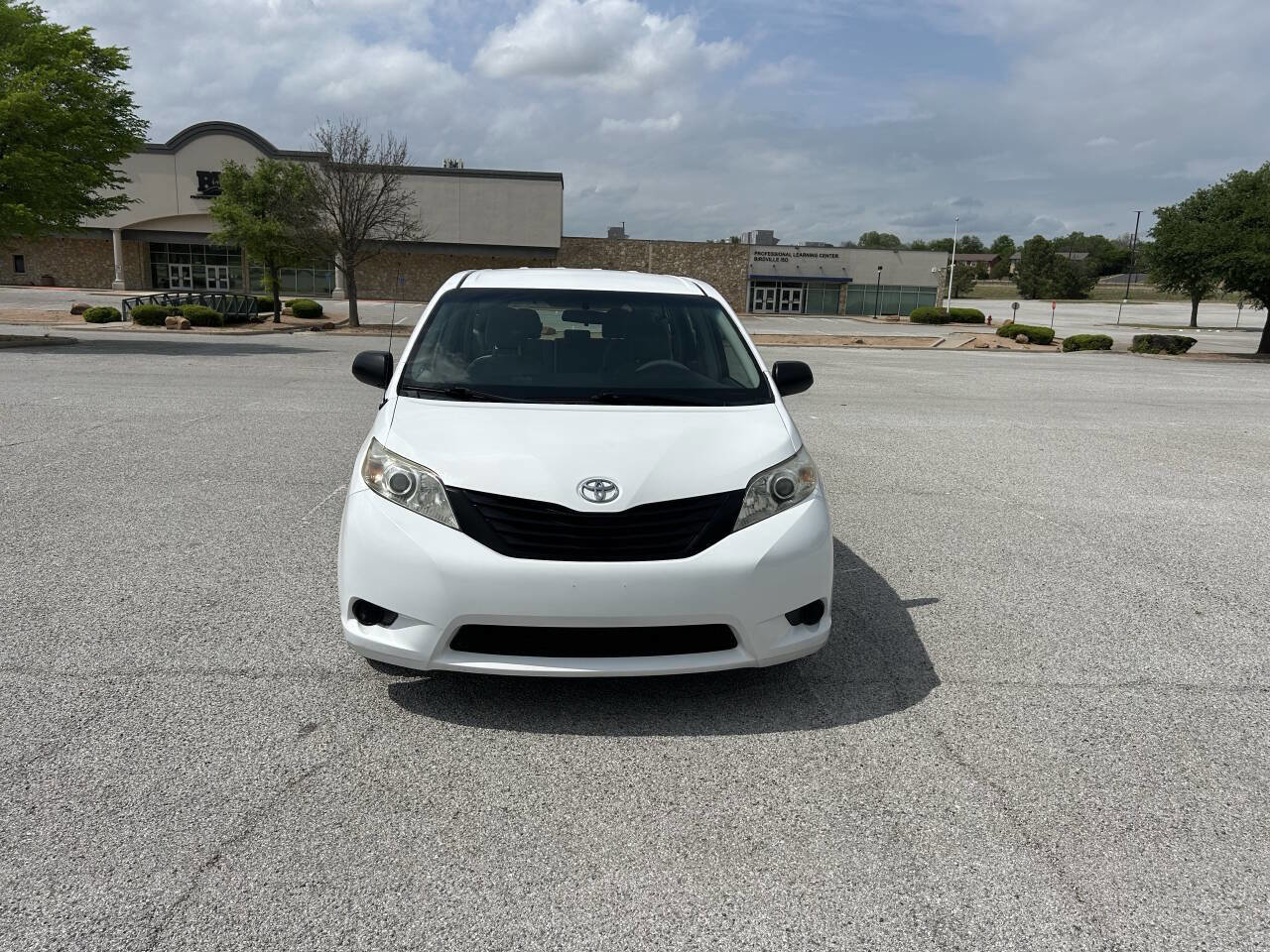 Used 2013 Toyota Sienna L FWD image 11
