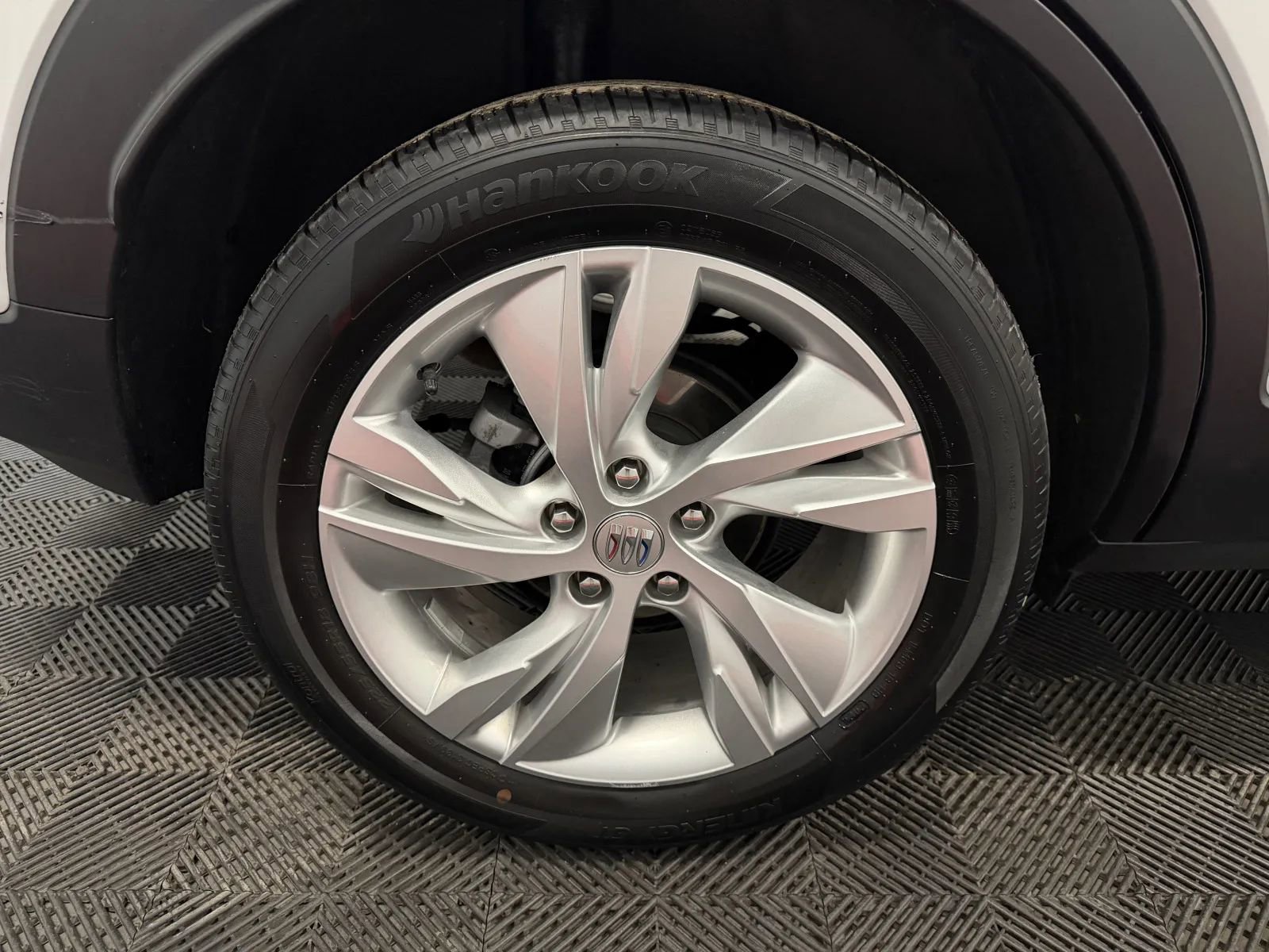 Used 2025 Buick Encore GX Preferred image 17