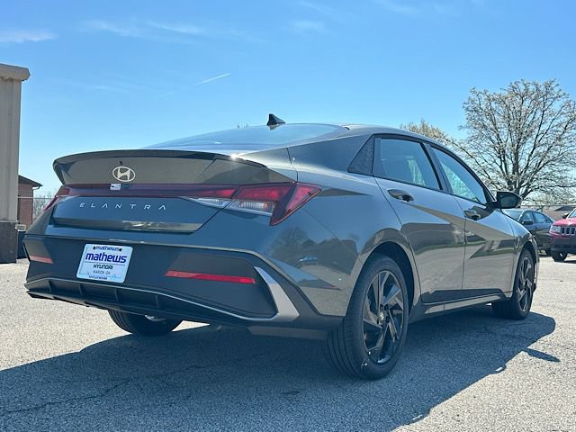Used 2026 Hyundai Elantra Sport FWD image 7
