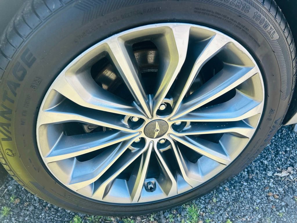 Used 2015 Hyundai Genesis 3.8 image 8