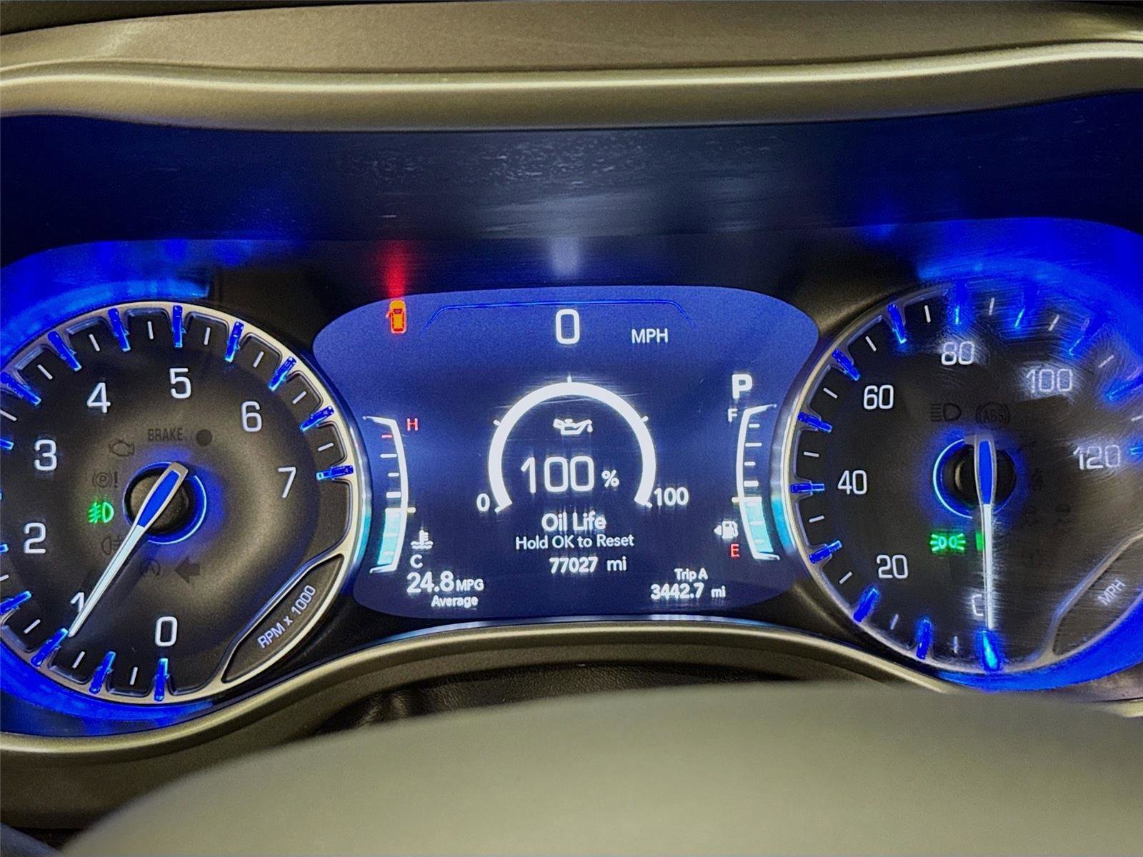 Used 2023 Chrysler Pacifica Touring-L image 12