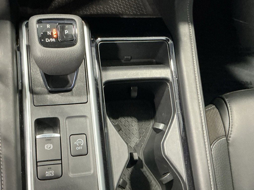 Used 2023 Nissan Pathfinder SL w/ Lighting Package (N92) image 9