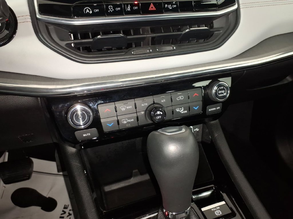 Used 2023 Jeep Compass Limited AWD/4WD image 21