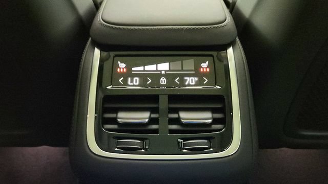 New 2026 Volvo XC90 B6 Ultra w/ Protection Package AWD/4WD image 32