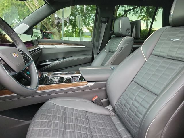 Certified 2026 Cadillac Escalade Platinum Sport w/ LPO, ONYX Package AWD/4WD image 22