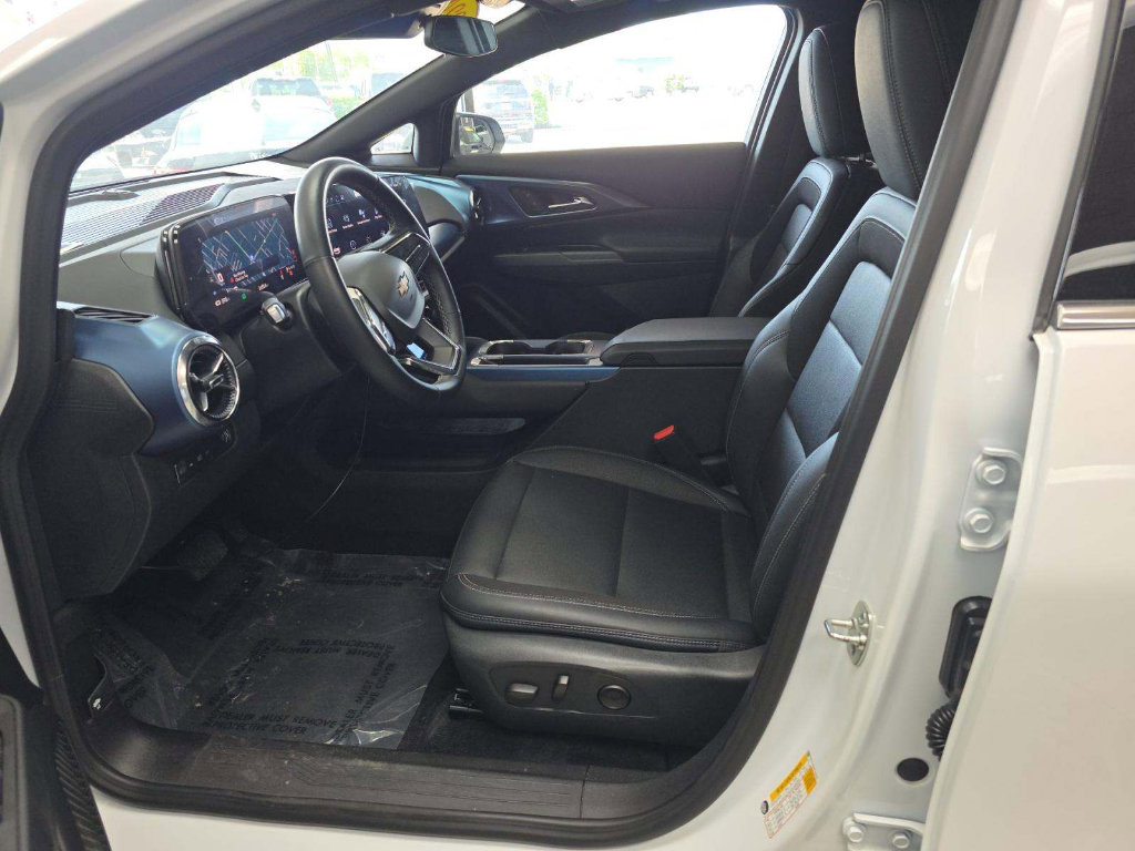 Used 2024 Chevrolet Equinox EV LT FWD image 4