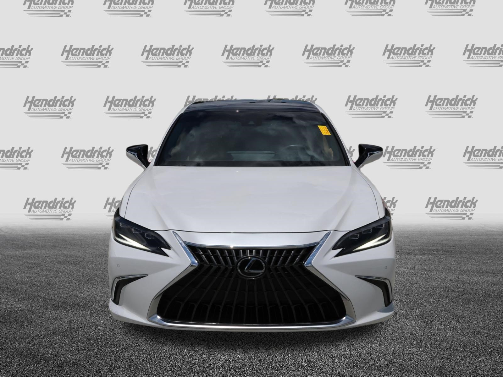 Used 2022 Lexus ES 350 Ultra Luxury w/ Accessory Package 2 FWD image 3