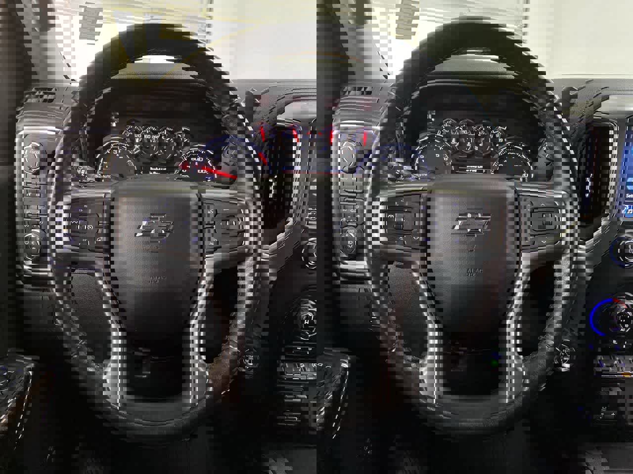 Used 2021 Chevrolet Silverado 1500 LT Trail Boss w/ Convenience Package II image 19