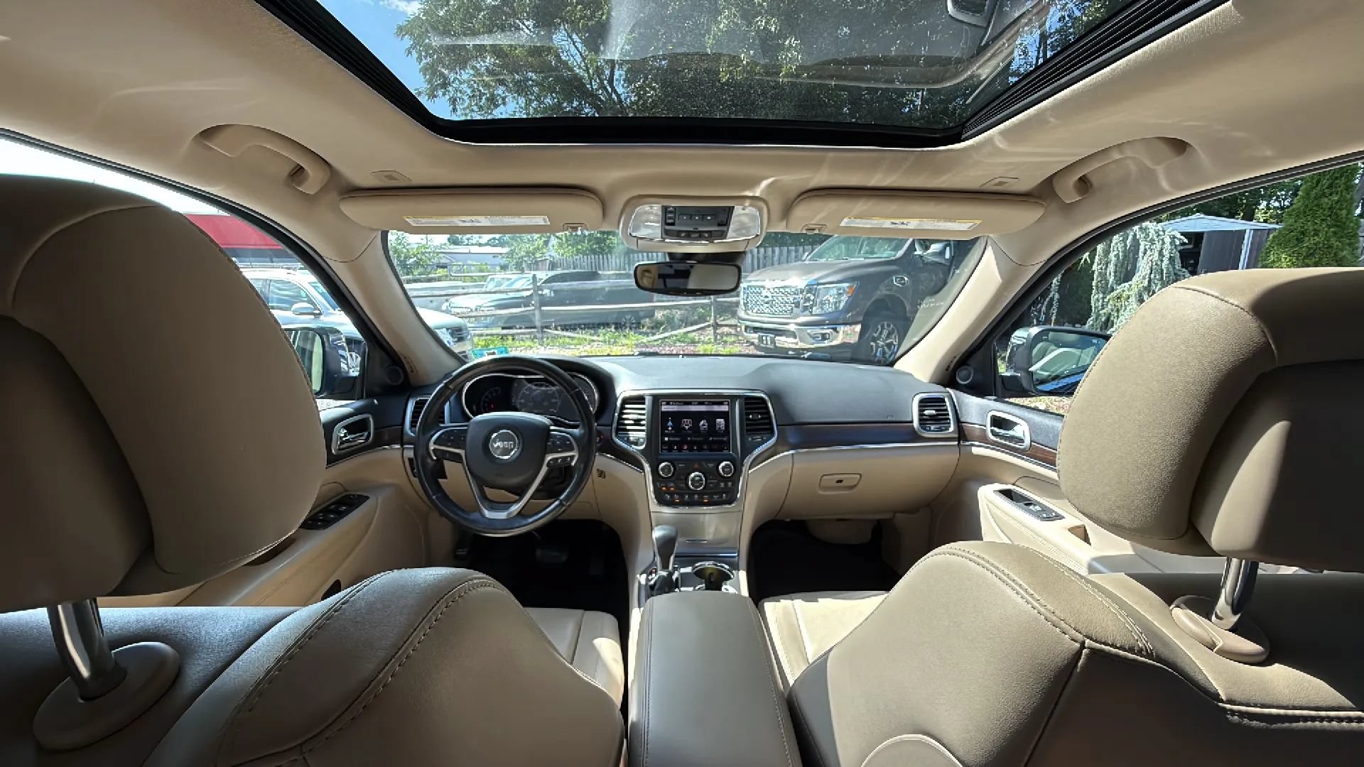 Used 2018 Jeep Grand Cherokee Limited AWD/4WD image 38