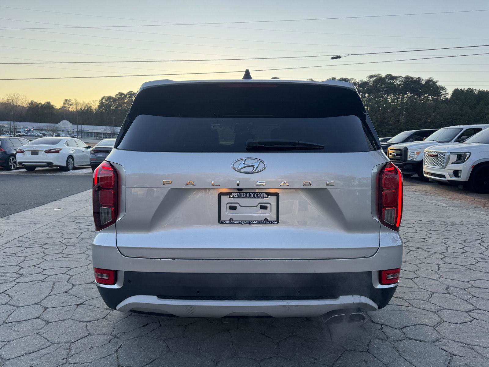 Used 2022 Hyundai Palisade SEL w/ 8P Bench Seat Package image 12