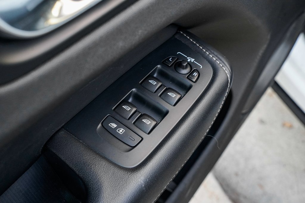 Used 2019 Volvo XC60 T6 Inscription w/ Protection Package Premier image 9