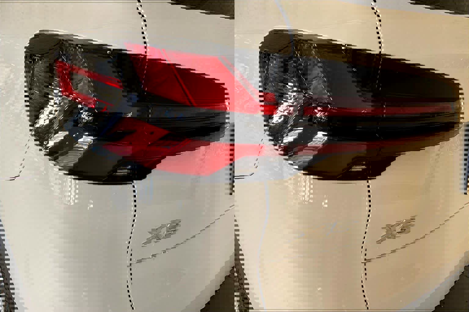 Used 2025 BMW X5 xDrive50e image 26