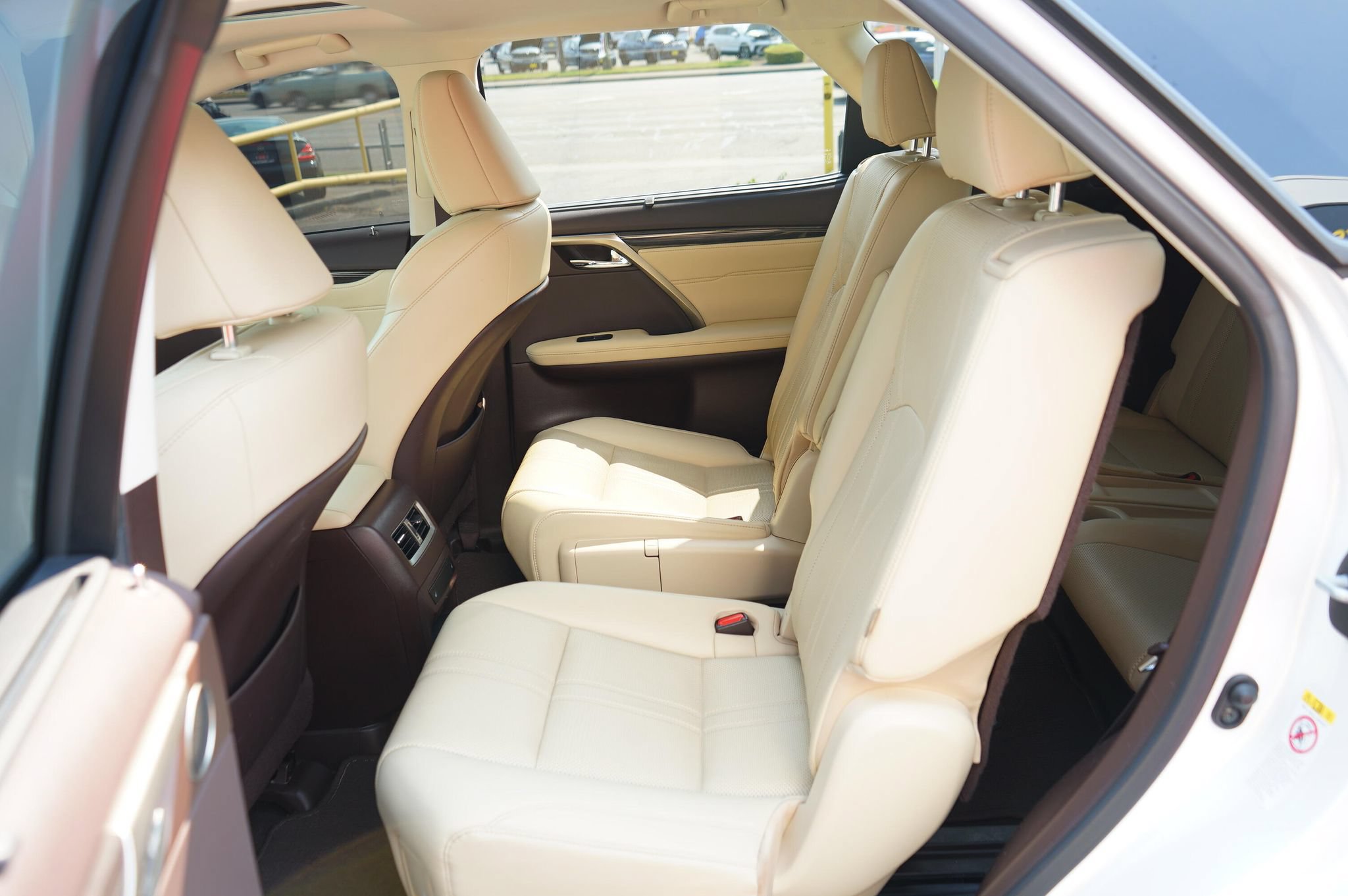 Used 2019 Lexus RX 350L Luxury w/ Accessory Package AWD/4WD image 17