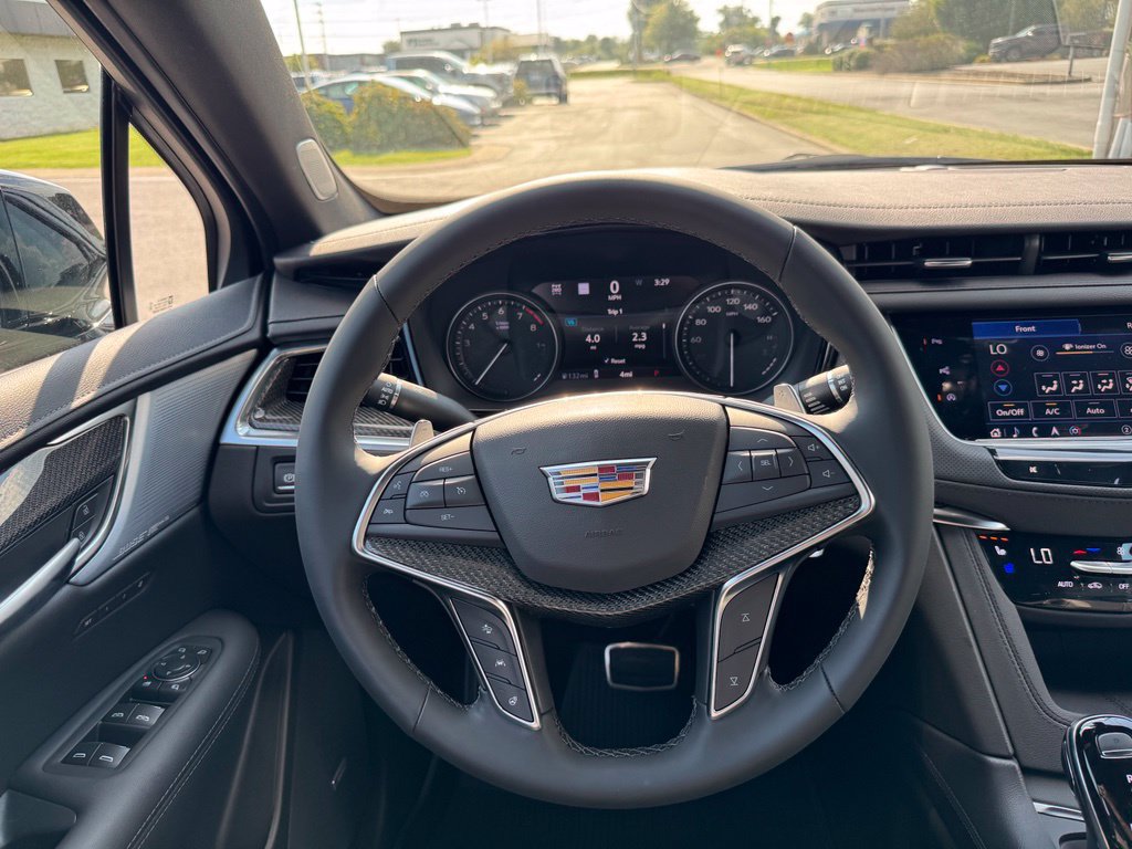 New 2026 Cadillac XT5 Sportv w/ LPO, Floor Liner Package AWD/4WD image 18