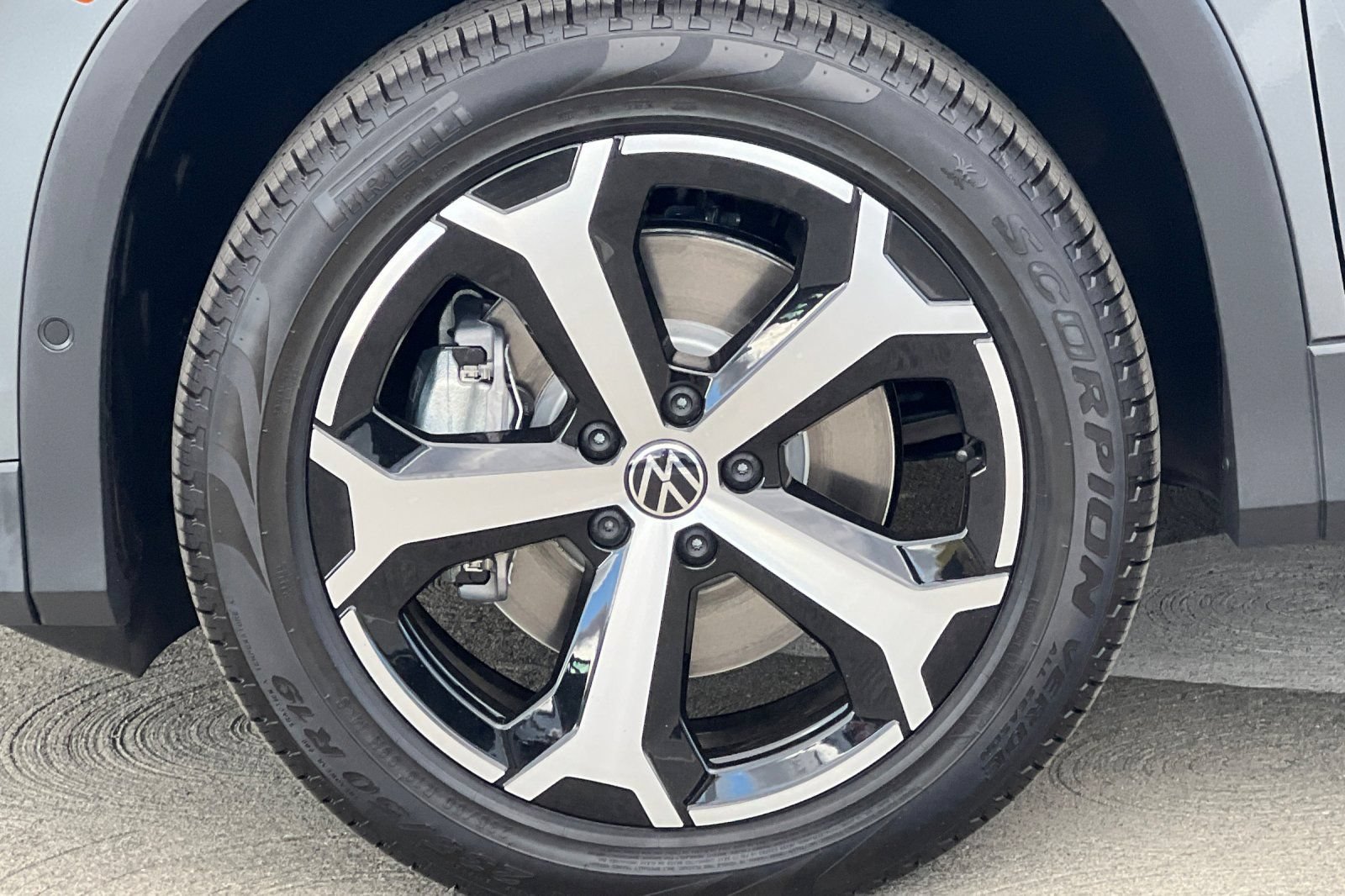 New 2026 Volkswagen Tiguan SE AWD/4WD image 25