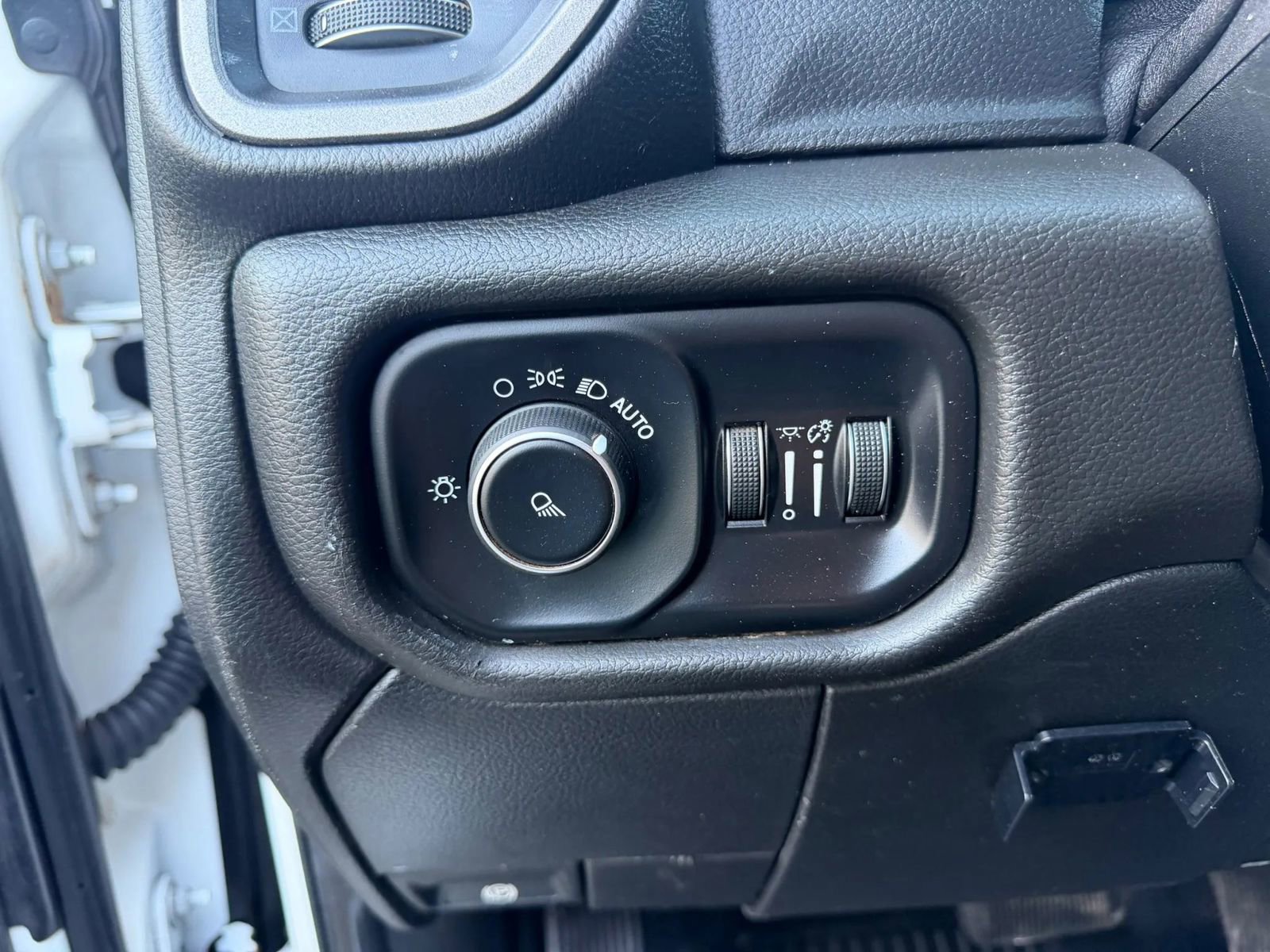 Used 2019 RAM 2500 Tradesman image 11