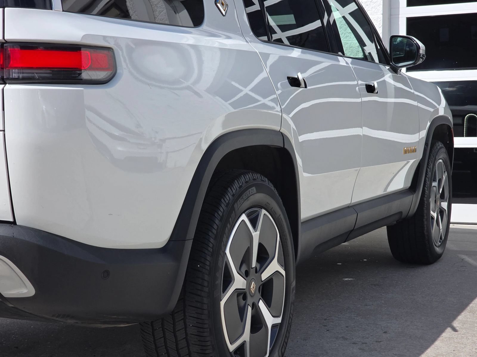 Used 2023 Rivian R1S Adventure Quad AWD/4WD image 39