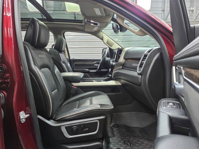 Used 2019 RAM 1500 Laramie AWD/4WD image 18