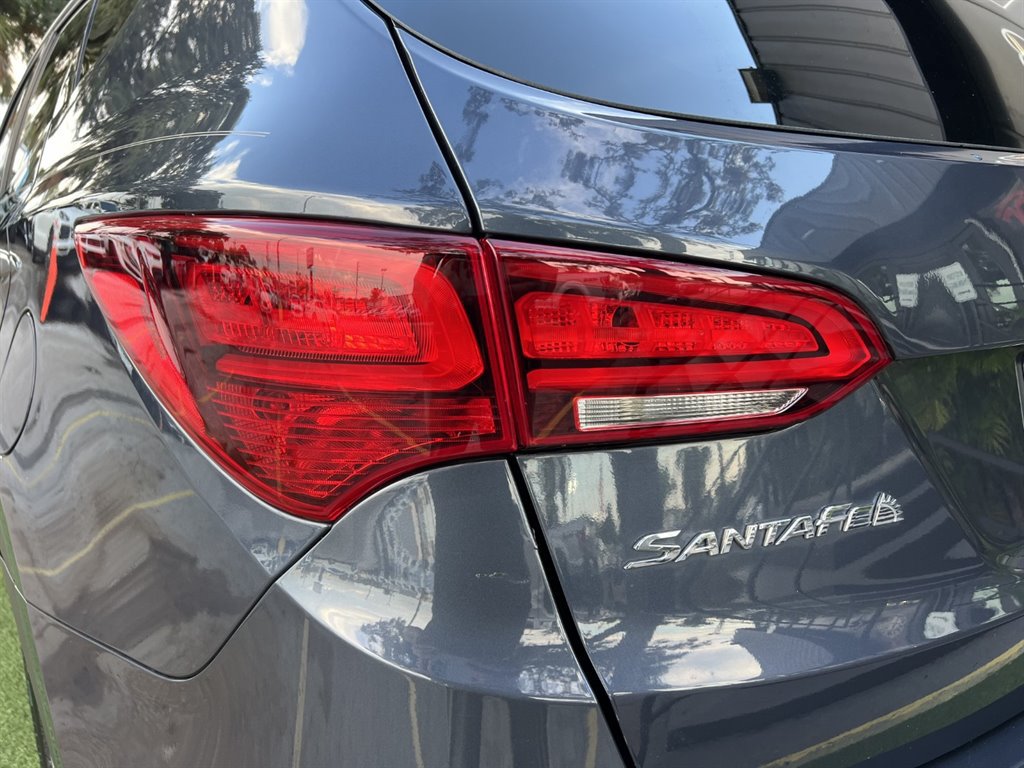 Used 2017 Hyundai Santa Fe Sport FWD image 11