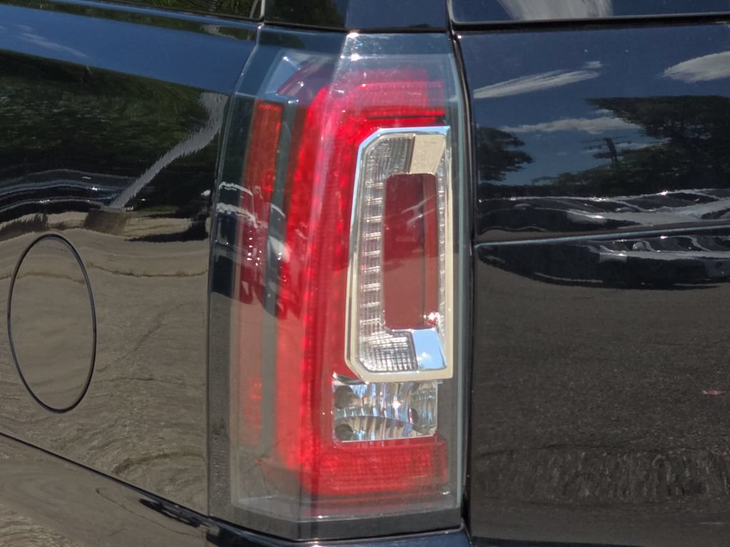 Used 2020 GMC Yukon XL SLT w/ Open Road Package AWD/4WD image 37