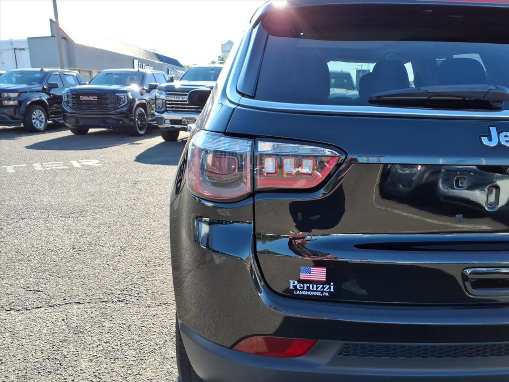 Used 2018 Jeep Compass Limited image 19