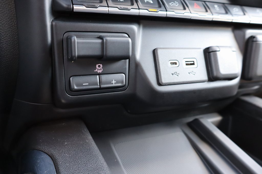 Used 2021 Chevrolet Silverado 3500 LTZ w/ LTZ Convenience Package image 17