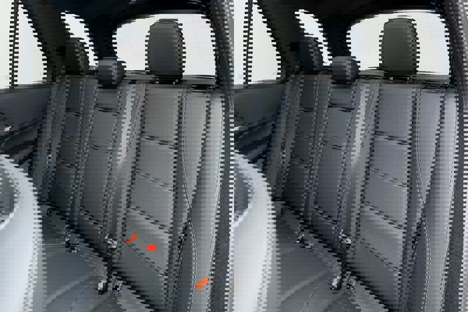 Used 2025 Mercedes-Benz GLE 450e 4MATIC w/ Driver Assistance Package image 56