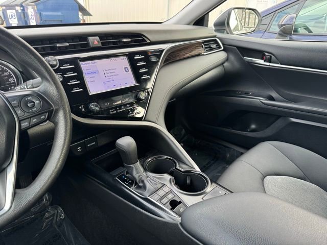Used 2018 Toyota Camry LE image 18