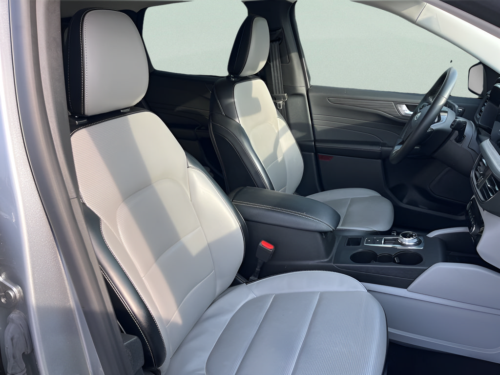 Used 2024 Ford Escape Platinum AWD/4WD image 13