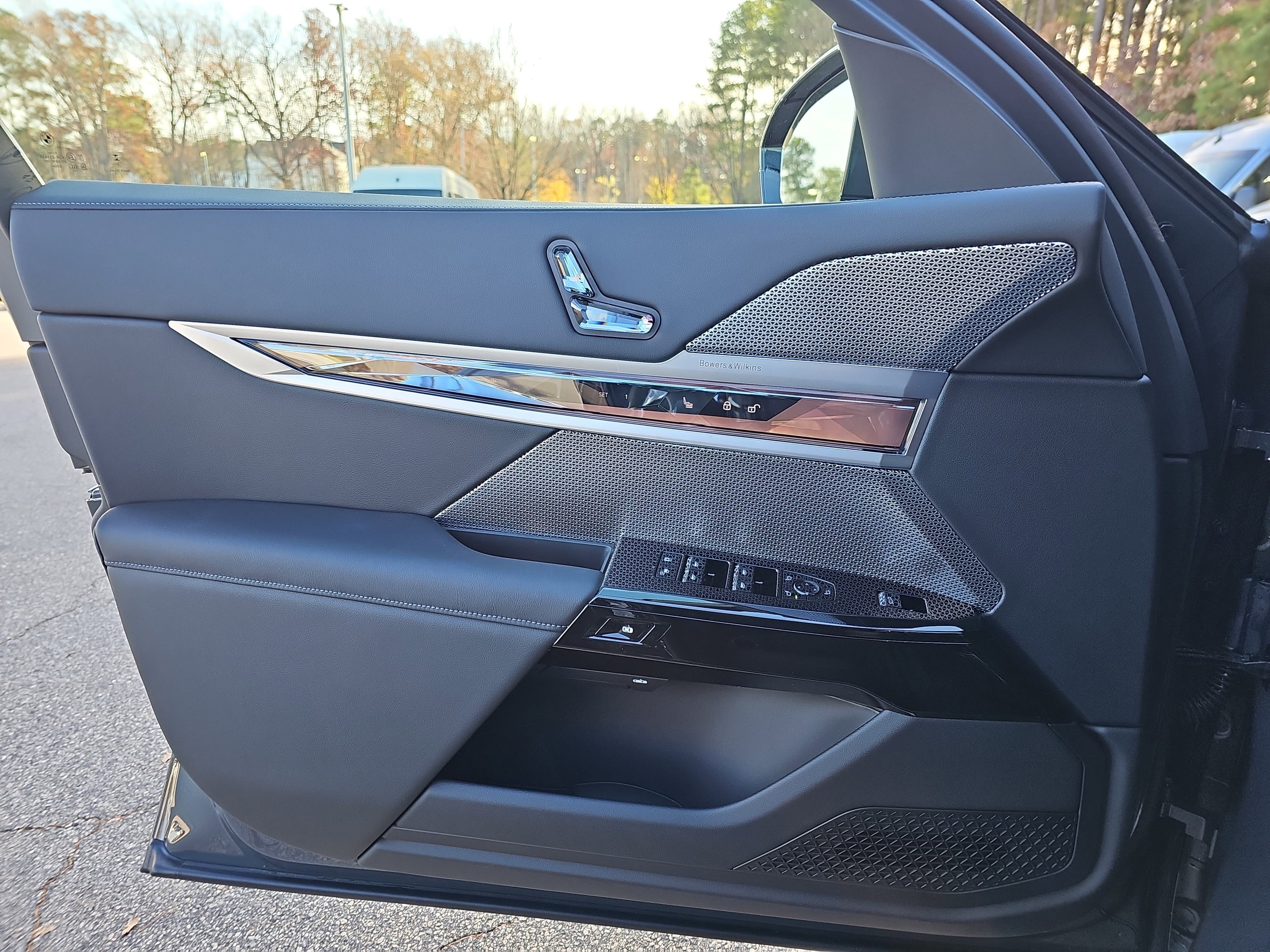 New 2026 BMW 740i image 29