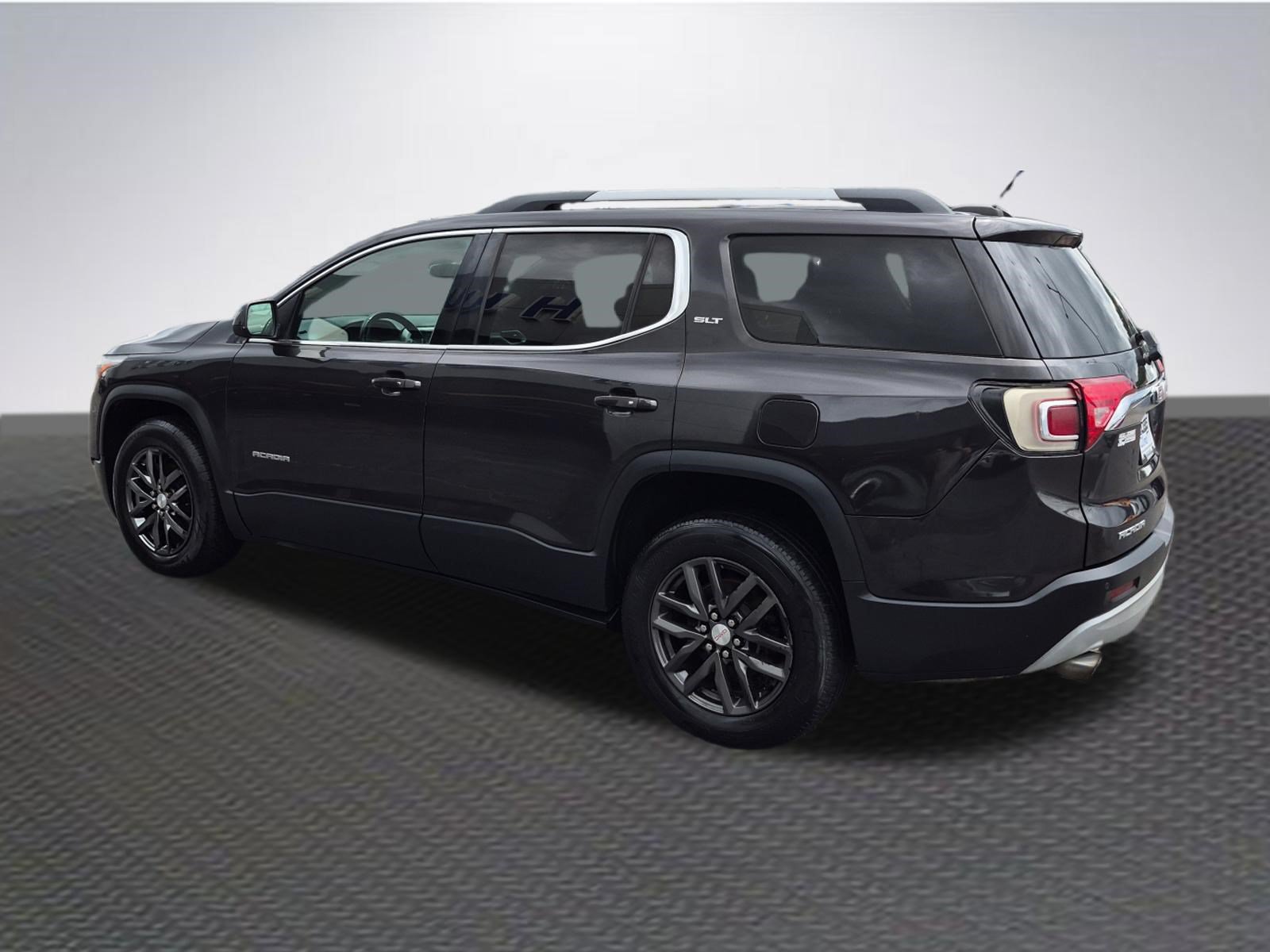 Used 2017 GMC Acadia SLT FWD image 5