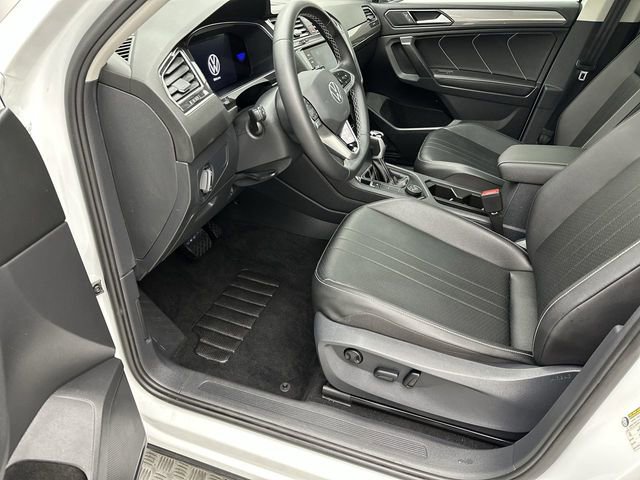 Certified 2022 Volkswagen Tiguan SE w/ Panoramic Sunroof Package image 12