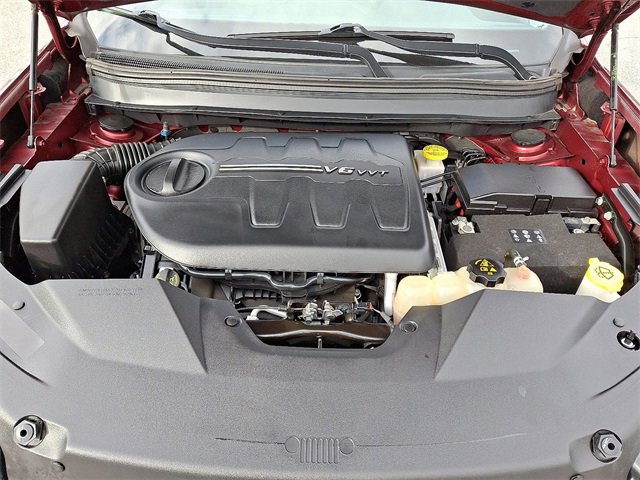 Used 2019 Jeep Cherokee Limited image 31