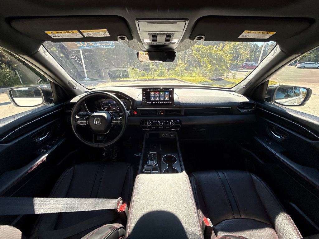 Certified 2025 Honda Pilot Black Edition image 17
