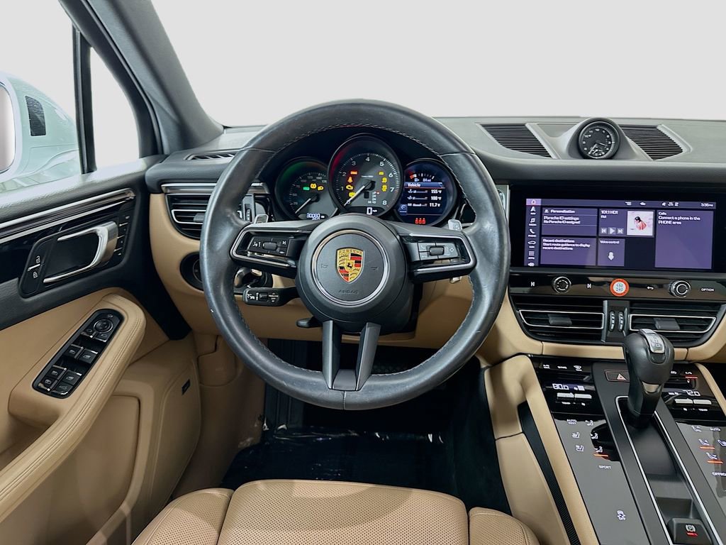 Certified 2023 Porsche Macan AWD/4WD image 25