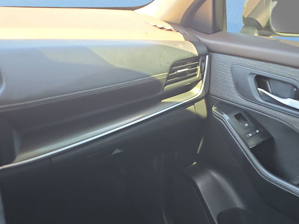 Used 2023 Nissan Rogue SV FWD image 15