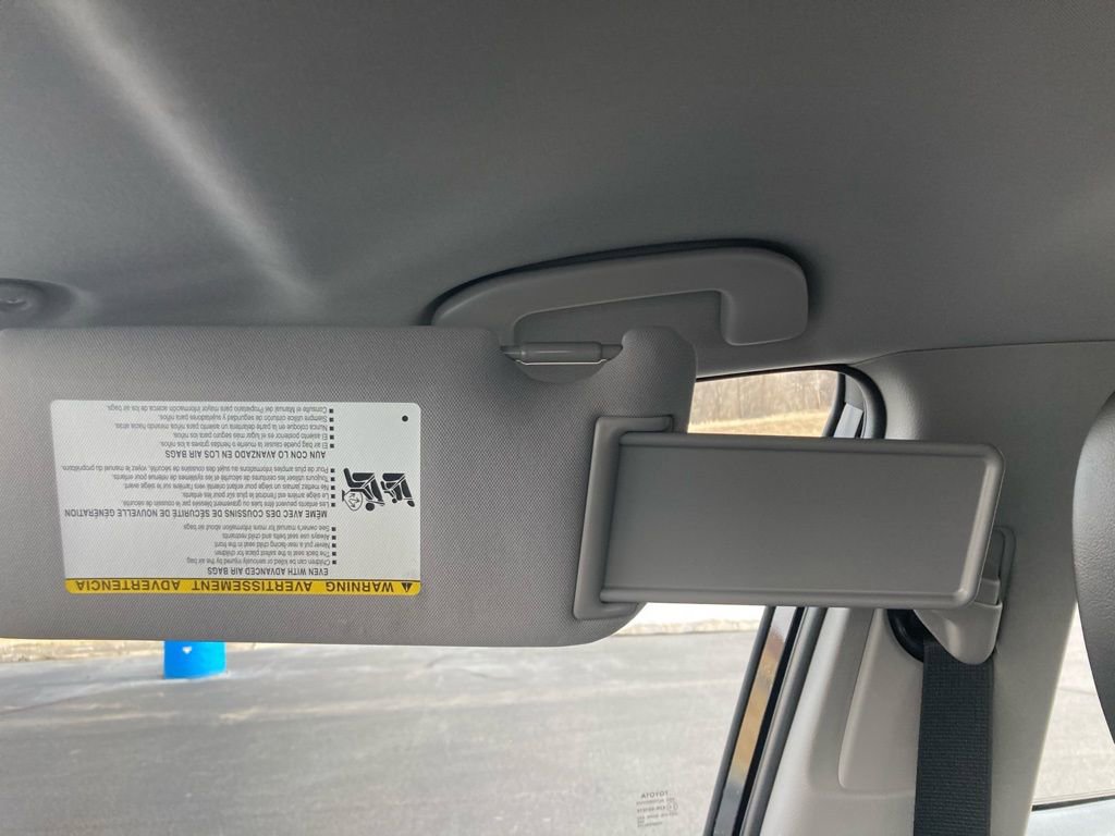 Used 2023 Toyota Camry SE image 25