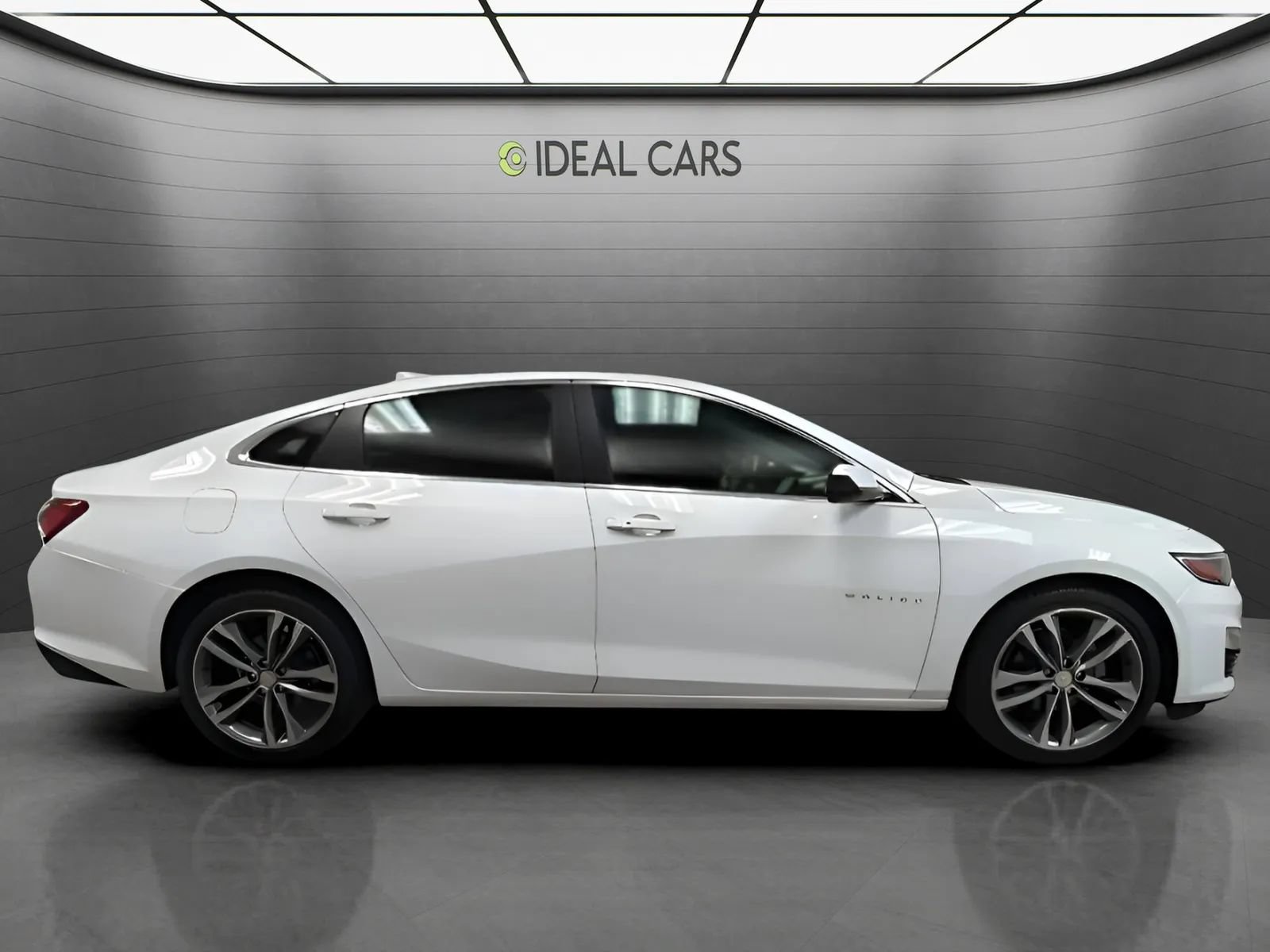 Used 2022 Chevrolet Malibu LT FWD image 4