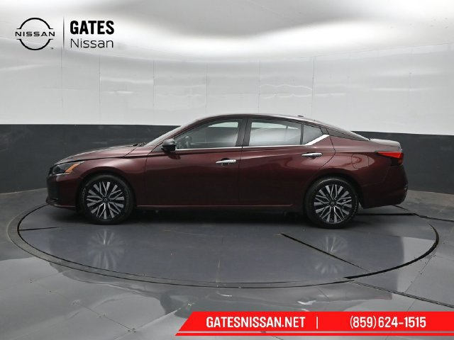 Used 2025 Nissan Altima 2.5 SV FWD image 7