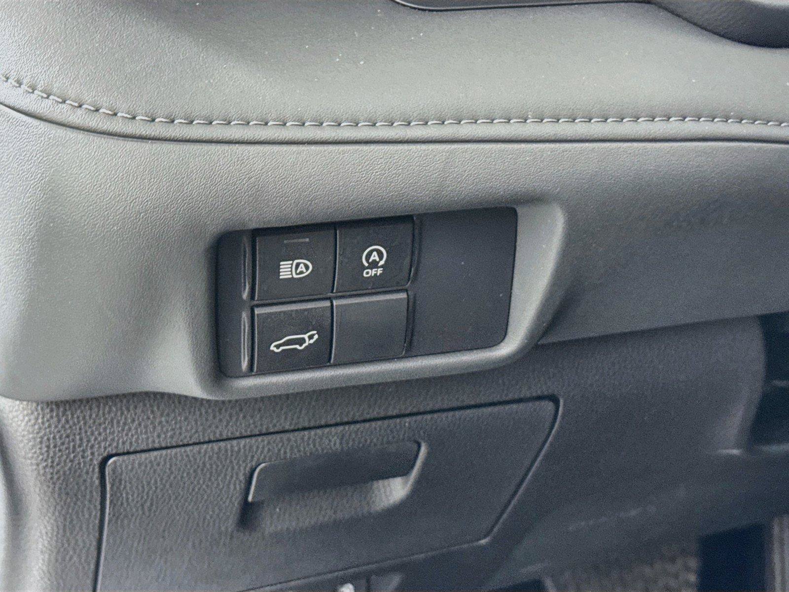 Certified 2025 Toyota Highlander XLE FWD image 16