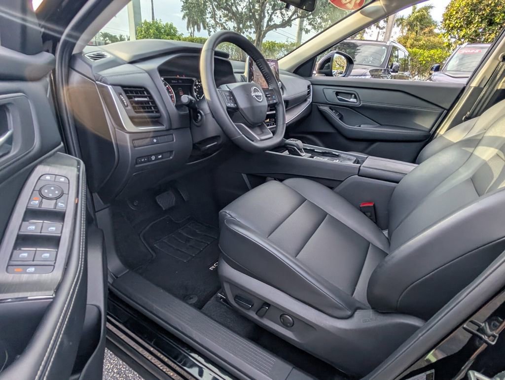 Certified 2025 Nissan Rogue SV w/ SV Premium Package image 10