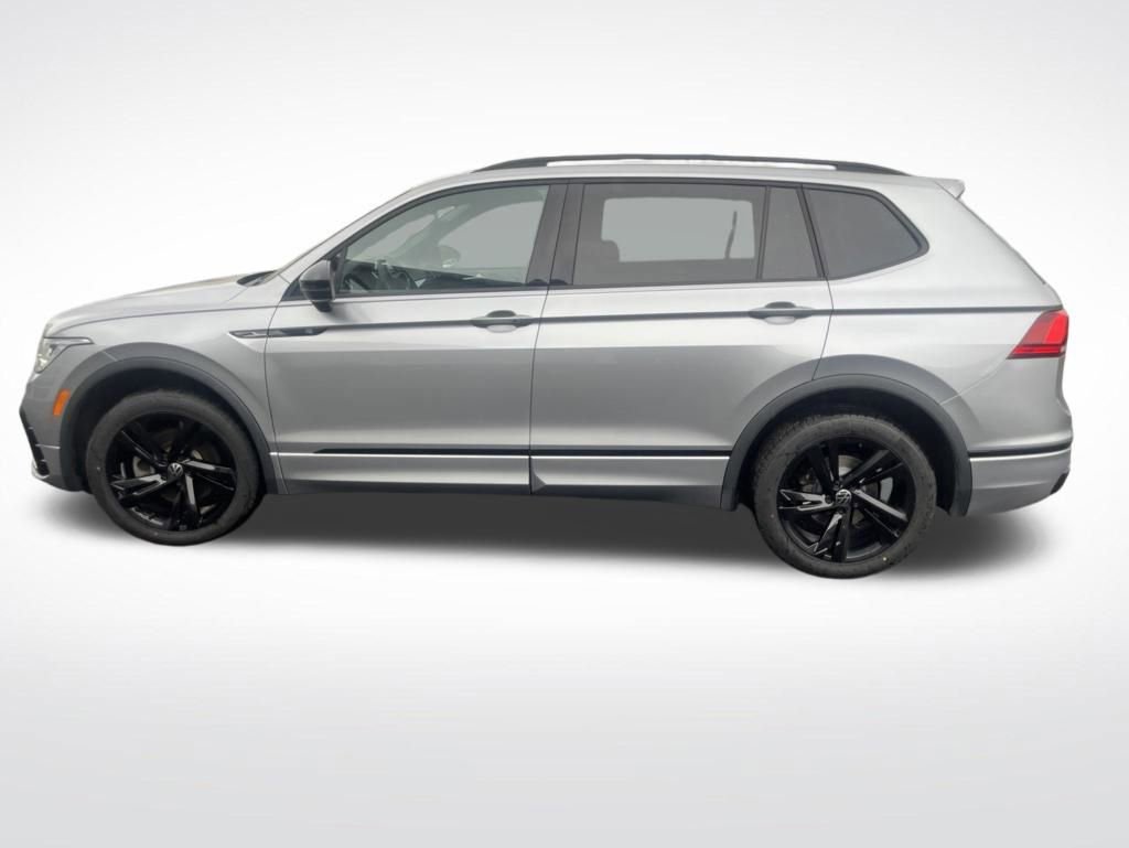 Used 2023 Volkswagen Tiguan SE R-Line AWD/4WD image 9