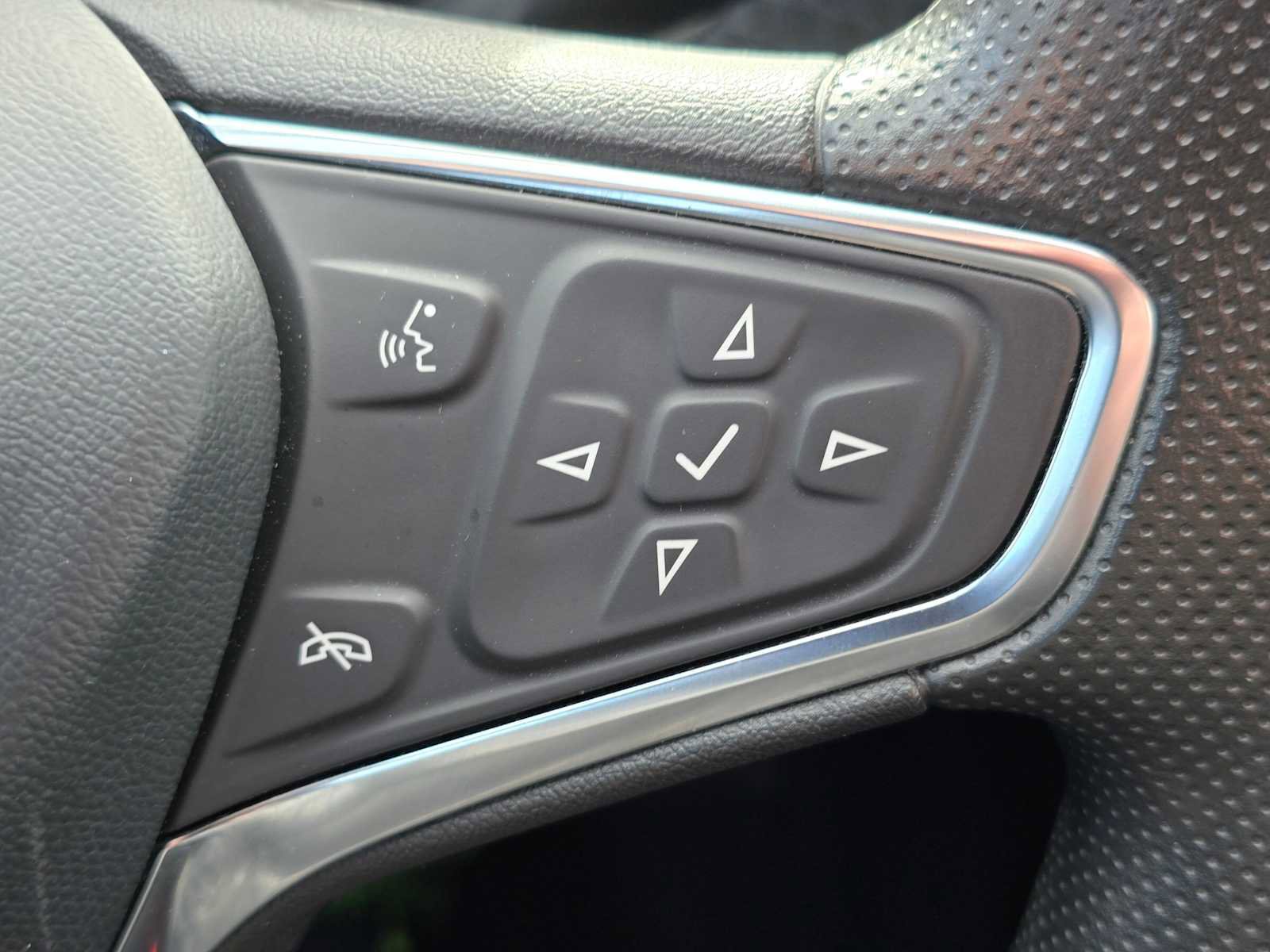 Used 2023 Chevrolet Malibu LT image 34