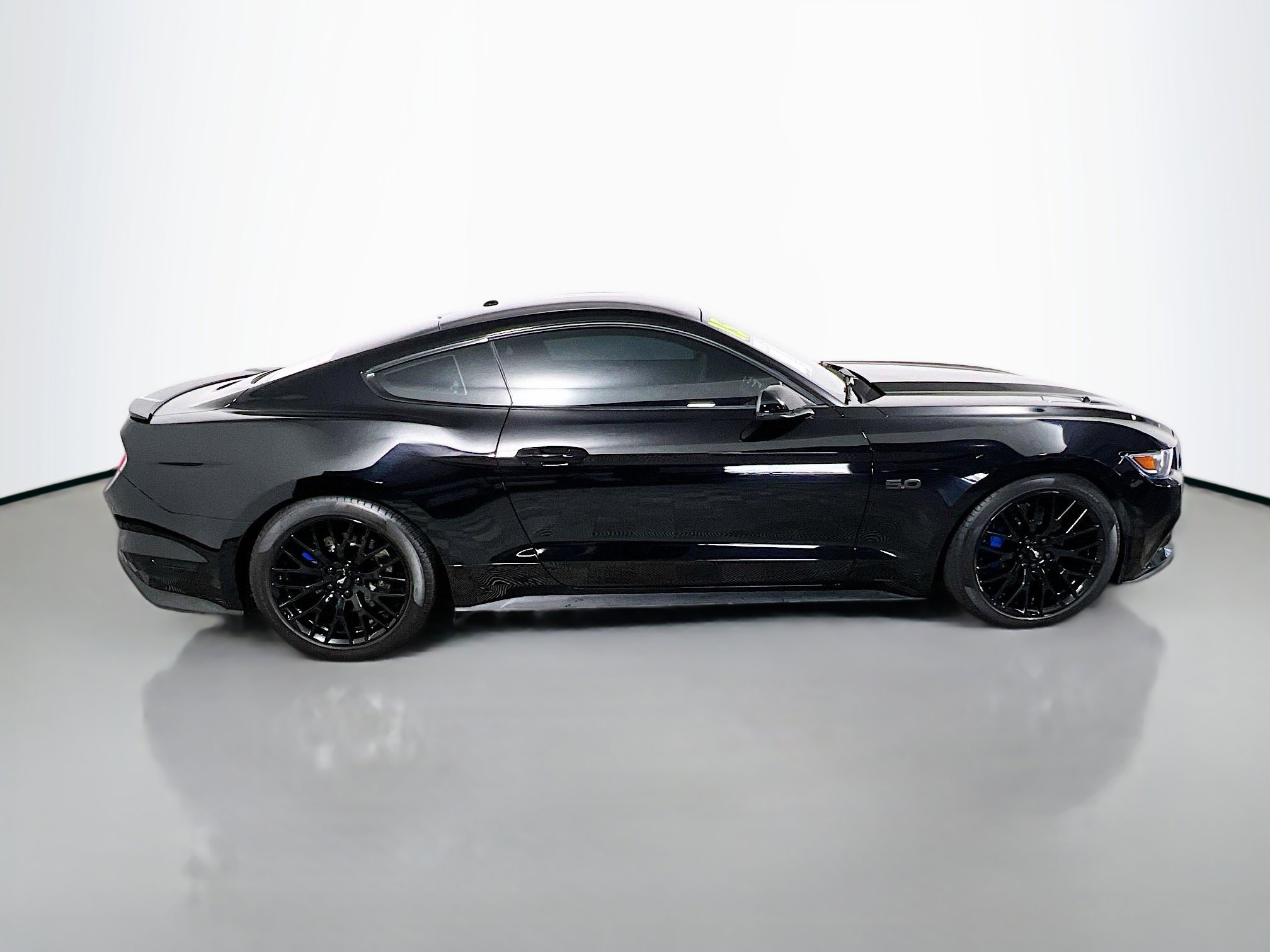 Used 2015 Ford Mustang GT Premium w/ Equipment Group 401A RWD image 3