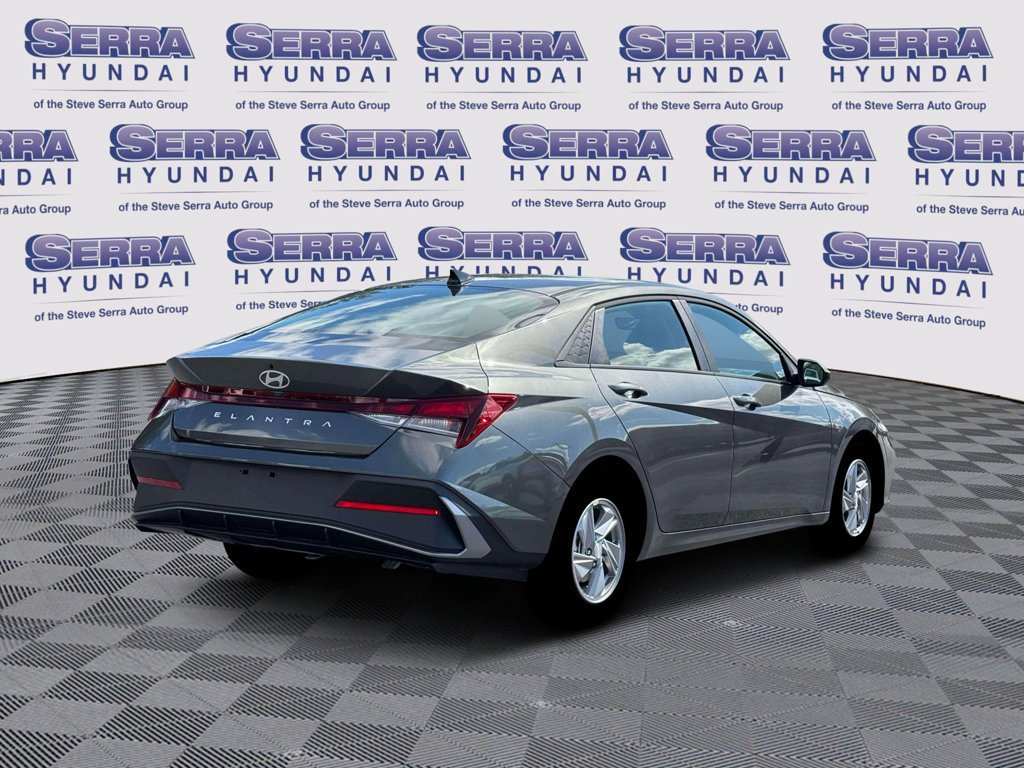 New 2026 Hyundai Elantra SE FWD image 7